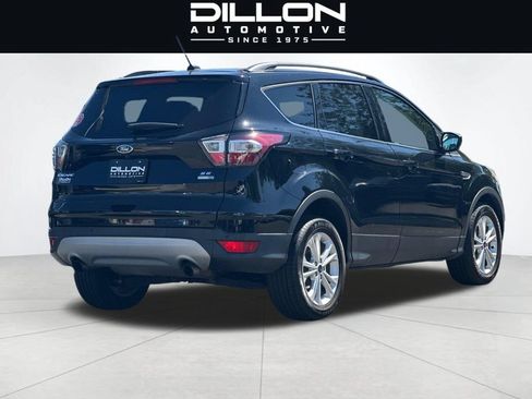 Used 2017 Ford Escape SE w/ Equipment Group 201A AWD/4WD image 4