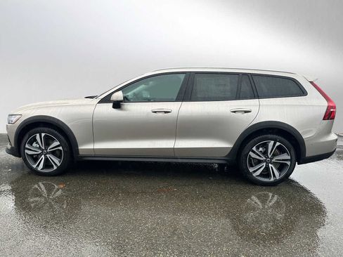 New 2026 Volvo V60 B5 Cross Country Plus w/ Climate Package image 6