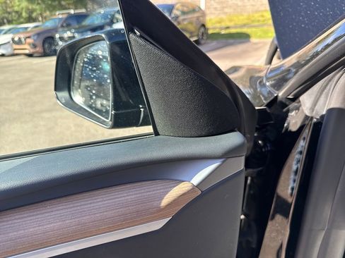 Used 2023 Tesla Model Y Long Range image 37