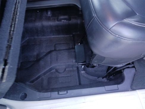 Used 2023 Chrysler Pacifica Touring-L image 29