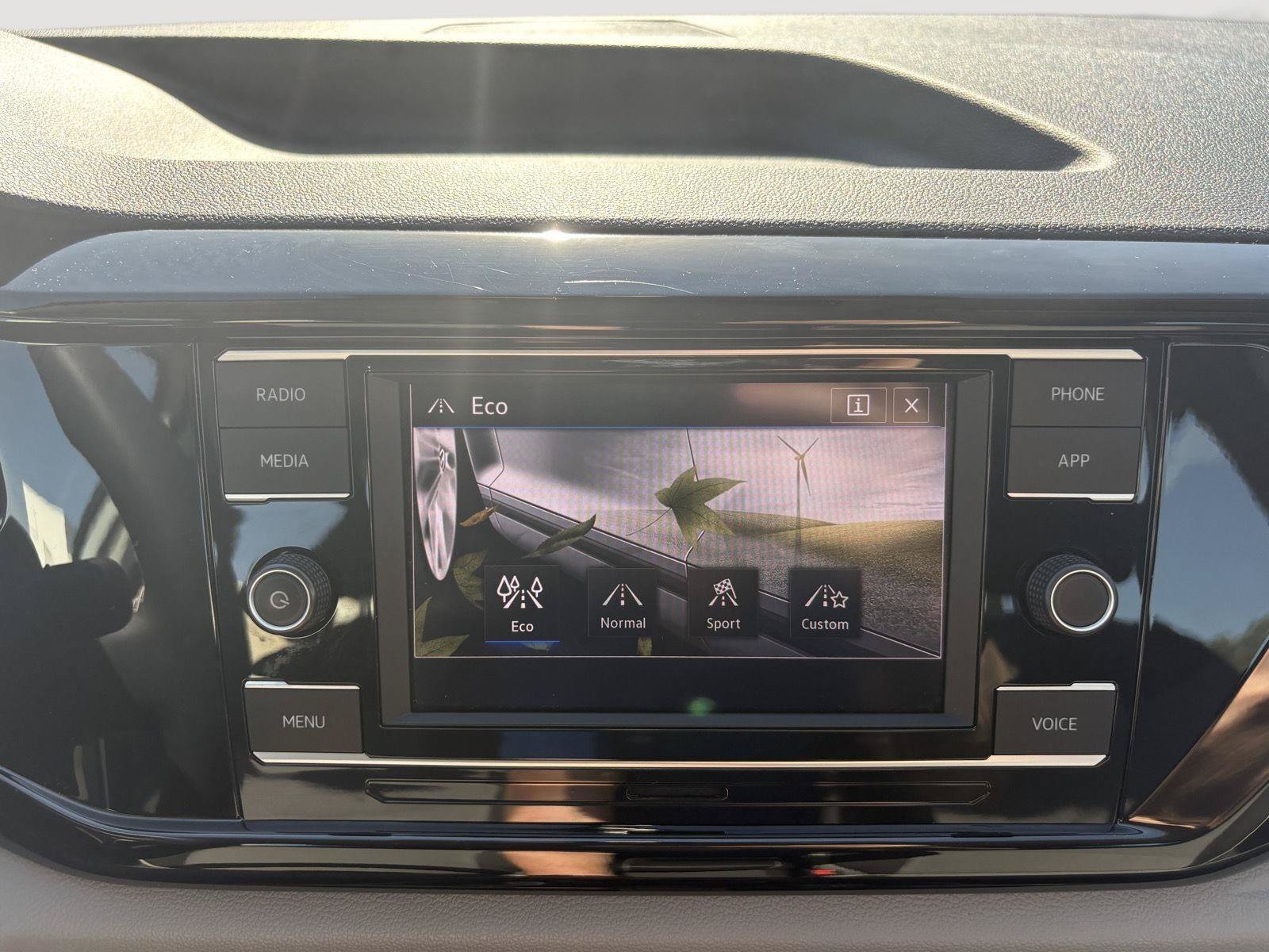 Certified 2023 Volkswagen Taos S AWD/4WD image 20