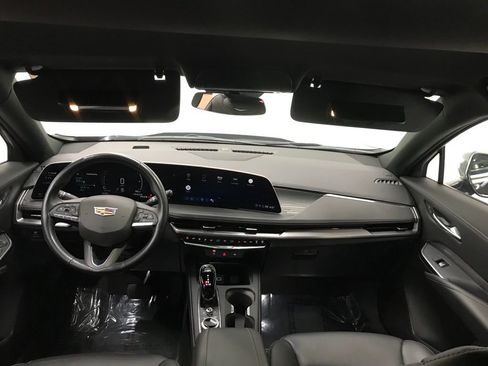 Used 2025 Cadillac XT4 Premium Luxury image 27