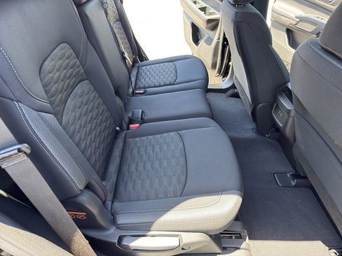 Used 2025 Nissan Pathfinder S FWD image 27