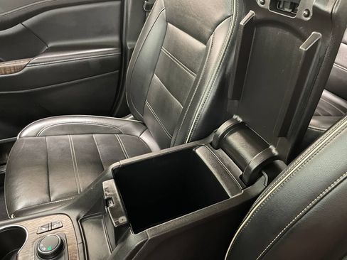 Used 2023 GMC Acadia Denali FWD image 36