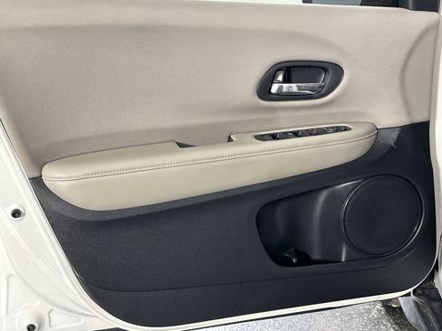 Used 2018 Honda HR-V LX image 28