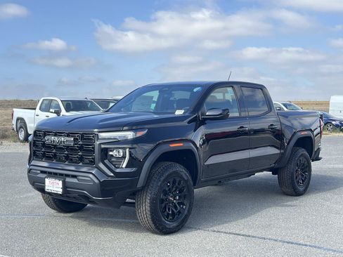 New 2026 GMC Canyon Elevation w/ LPO, Black Badging Package RWD image 7