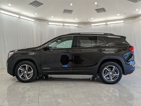 Used 2021 GMC Terrain SLT image 5