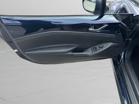 Used 2025 MAZDA MX-5 Miata RF Grand Touring RWD image 9