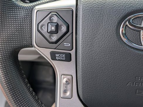 Used 2015 Toyota Tacoma 4x4 Access Cab V6 w/ TRD Off-Road Package image 21