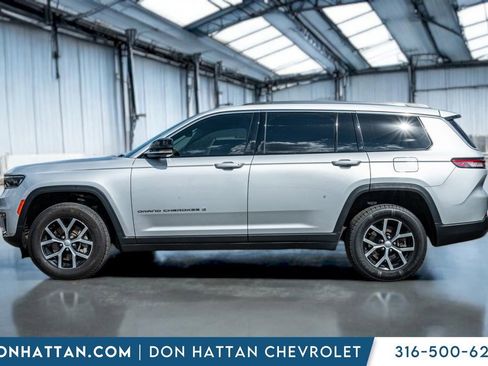 Used 2023 Jeep Grand Cherokee L Limited image 2