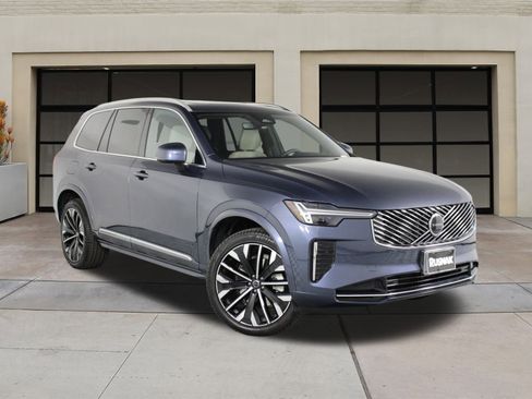 Certified 2025 Volvo XC90 B5 Core image 34