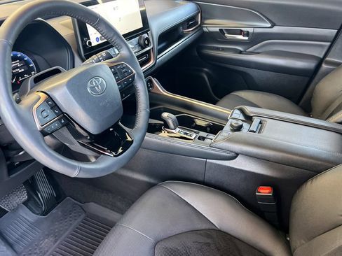 Certified 2025 Toyota Grand Highlander AWD Hybrid image 12