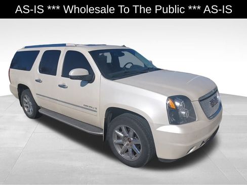 Used 2009 GMC Yukon XL Denali image 1