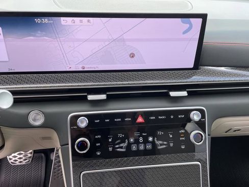 New 2025 Genesis GV80 3.5T e-SC image 24