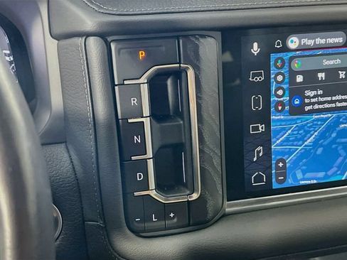 Used 2024 GMC Yukon Denali w/ Advanced Technology Package AWD/4WD image 23