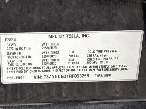 Used 2024 Tesla Model Y 2WD image 31