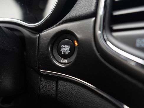 Used 2018 Jeep Grand Cherokee Limited w/ Trailer Tow Group IV image 22