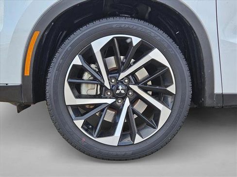 Used 2024 Mitsubishi Outlander SE image 26