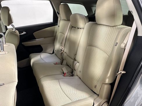 Used 2018 Dodge Journey SXT w/ Safe & Sound Group FWD image 17