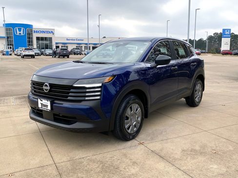 Used 2026 Nissan Kicks S image 3