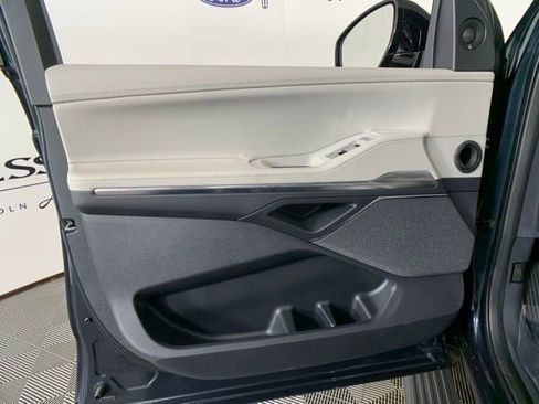 New 2025 Lincoln Navigator Reserve image 34