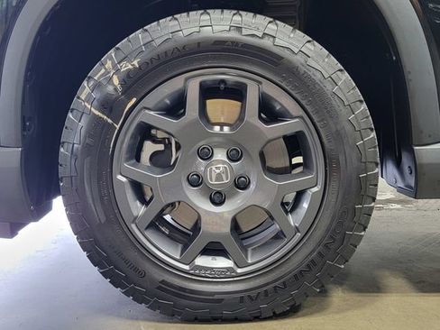 Certified 2024 Honda Pilot TrailSport image 9
