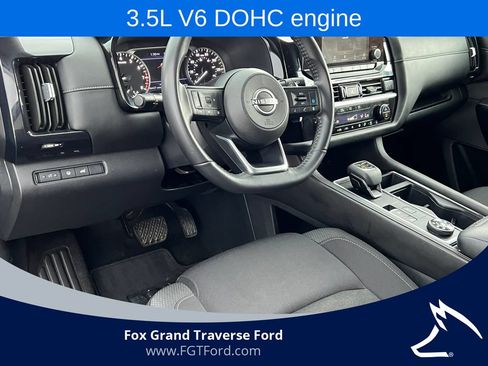 Used 2025 Nissan Pathfinder SV AWD/4WD image 16