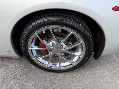Used 2006 Chevrolet Corvette Convertible w/ Preferred Equipment Group RWD image 13