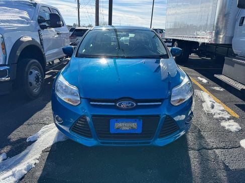 Used 2012 Ford Focus SE w/ SE Sport Pkg image 2