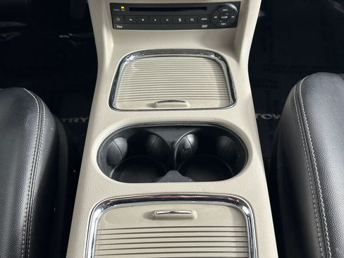 Used 2012 Chrysler Town & Country Touring-L w/ Premium Group FWD image 39