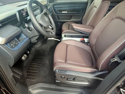 New 2025 Volkswagen ID. Buzz Pro S image 4