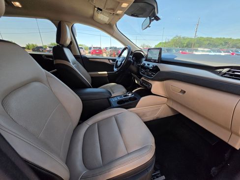 Used 2020 Ford Escape SEL FWD image 18