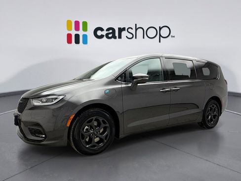 Used 2022 Chrysler Pacifica Limited w/ S Appearance Package image 1