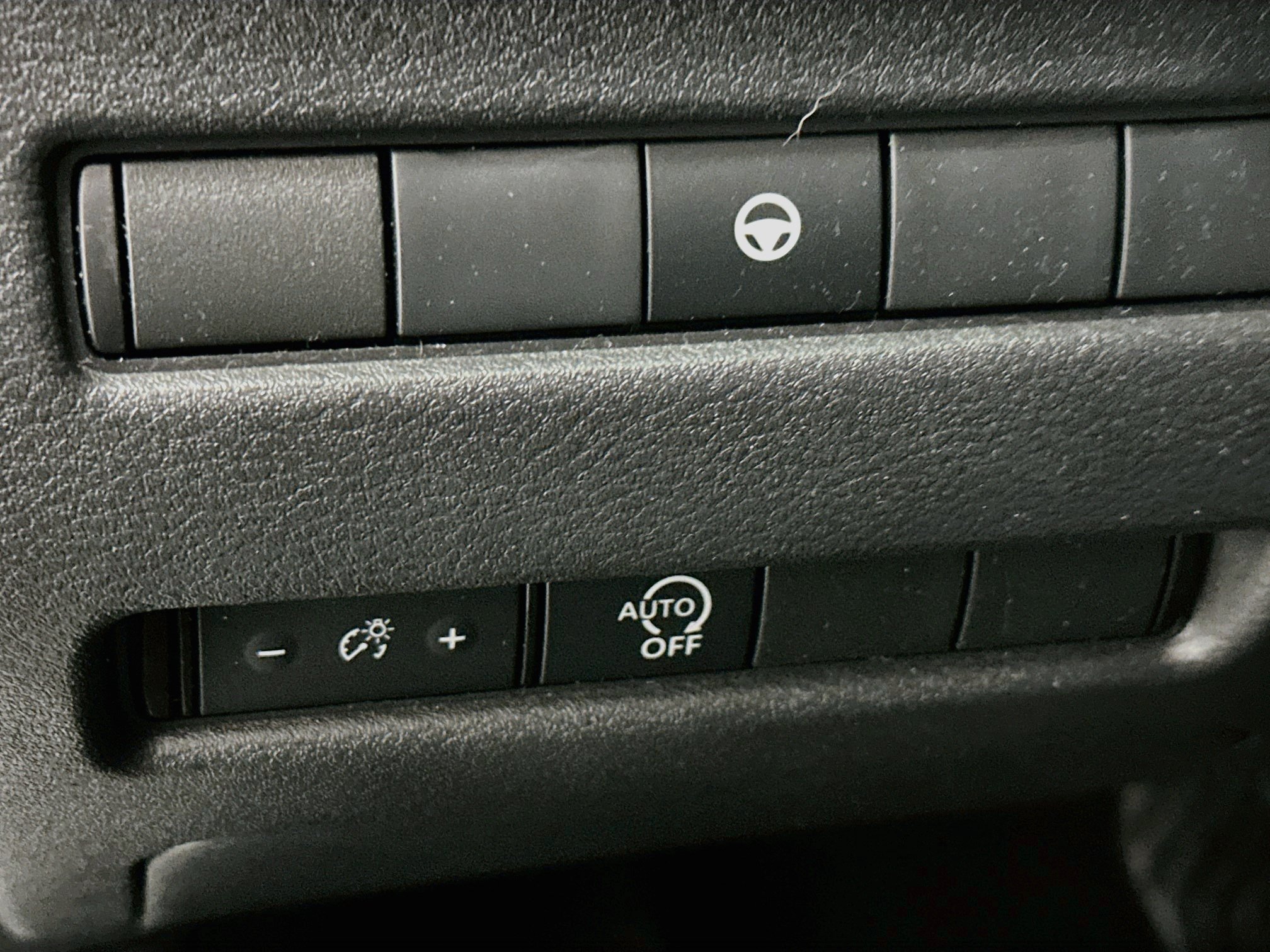 Used 2023 Nissan Rogue SV AWD/4WD image 17
