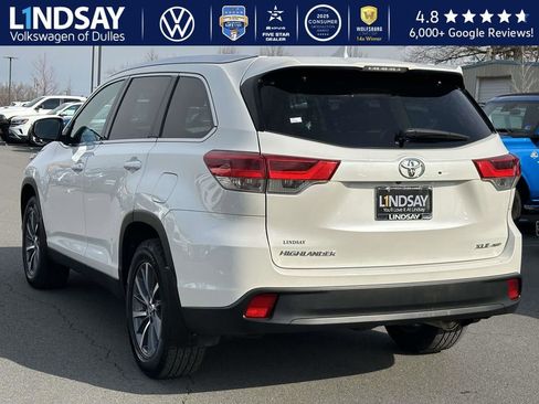 Used 2019 Toyota Highlander XLE image 3