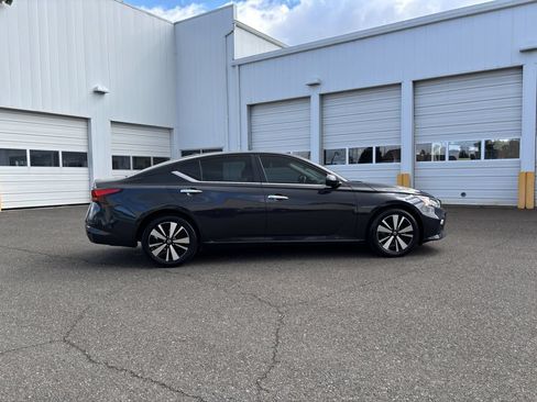 Used 2021 Nissan Altima 2.5 SV FWD image 8