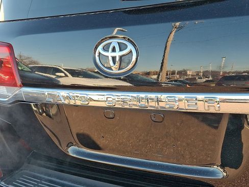 Used 2021 Toyota Land Cruiser image 31