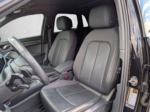 Used 2022 Audi Q3 2.0T Premium w/ Convenience Package AWD/4WD image 17