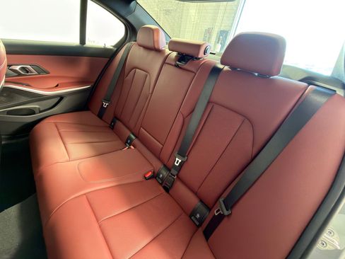 Used 2026 BMW 330i Sedan w/ M Sport Package image 28