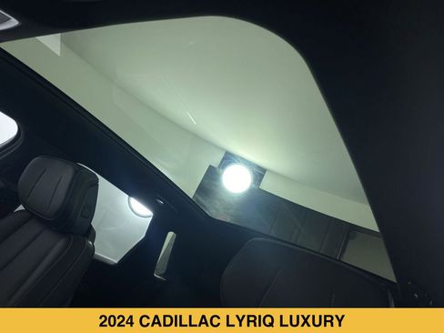 Certified 2024 Cadillac Lyriq Luxury AWD/4WD image 10