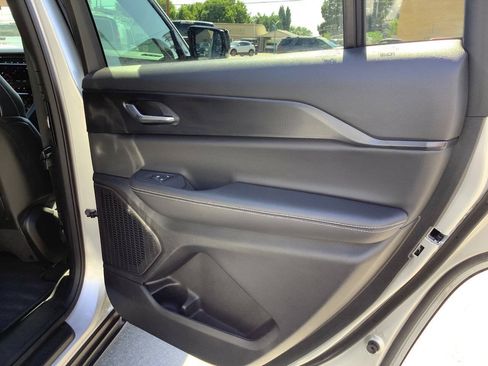 Used 2025 Jeep Grand Cherokee L Laredo AWD/4WD image 44