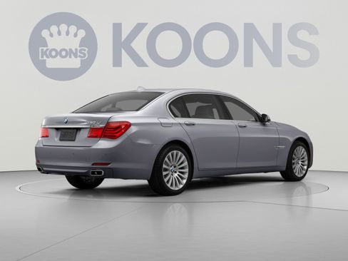 Used 2012 BMW 750i RWD image 4