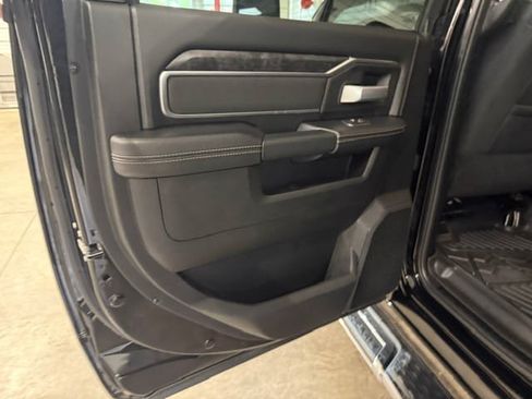 Used 2024 RAM 2500 Big Horn AWD/4WD image 38