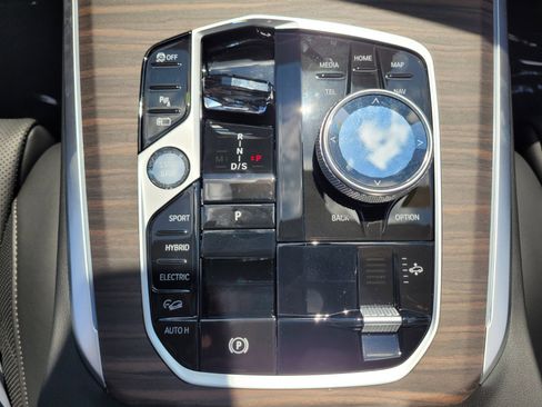 Used 2026 BMW X5 xDrive50e w/ Executive Package image 26