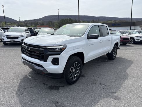 Used 2025 Chevrolet Colorado Z71 image 8