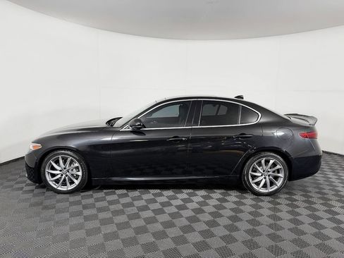 Used 2017 Alfa Romeo Giulia RWD image 17