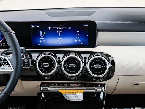 New 2025 Mercedes-Benz CLA 250 image 11