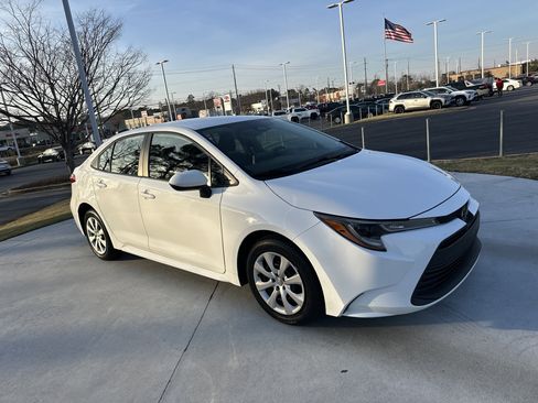 Certified 2024 Toyota Corolla LE image 2