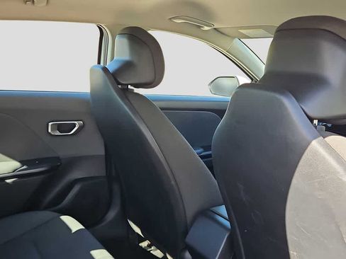 Used 2025 Kia K4 FWD image 17