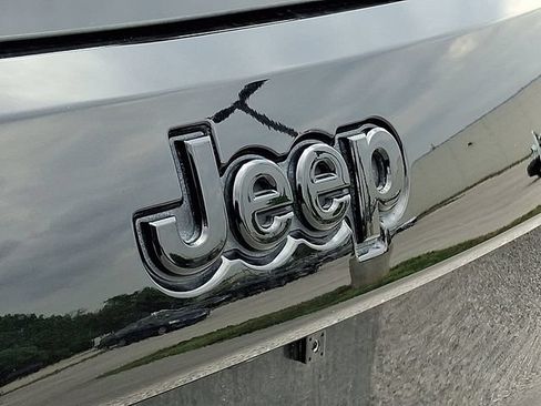 Used 2021 Jeep Grand Cherokee Laredo X AWD/4WD image 31